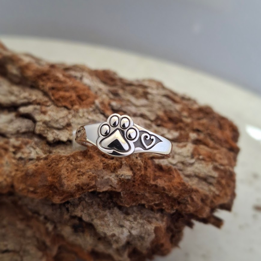 Paw print heart ring